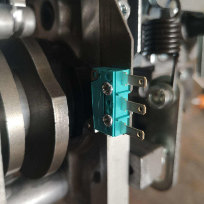 Macchine semiautomatiche per il rilegamento di pallet a cartone ondulato