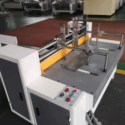 Macchina per scatole di cartone ondulato a trazione automatica