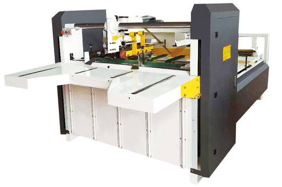 Soluzione di imballaggio per macchine per cartoni ondulati a alimentazione automatica