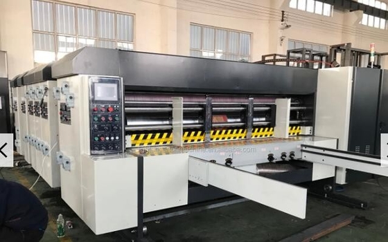 Stampa di colori del contenitore due di cartone che scanala macchina tagliante 150pcs/Min automatico